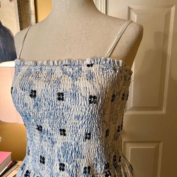 $128 NWT Kendall Lane Sienna Smocked Embroidered Floral Midi Dress Size MEDIUM - Picture 3 of 4